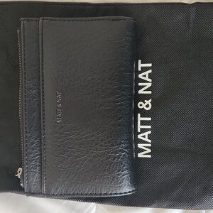 Matt & Nat Small Motiv Faux Leather Wallet Black